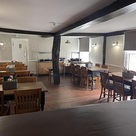 סאפרון וולדן Queens Head Inn מראה חיצוני תמונה