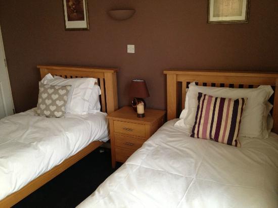 סאפרון וולדן Queens Head Inn חדר תמונה