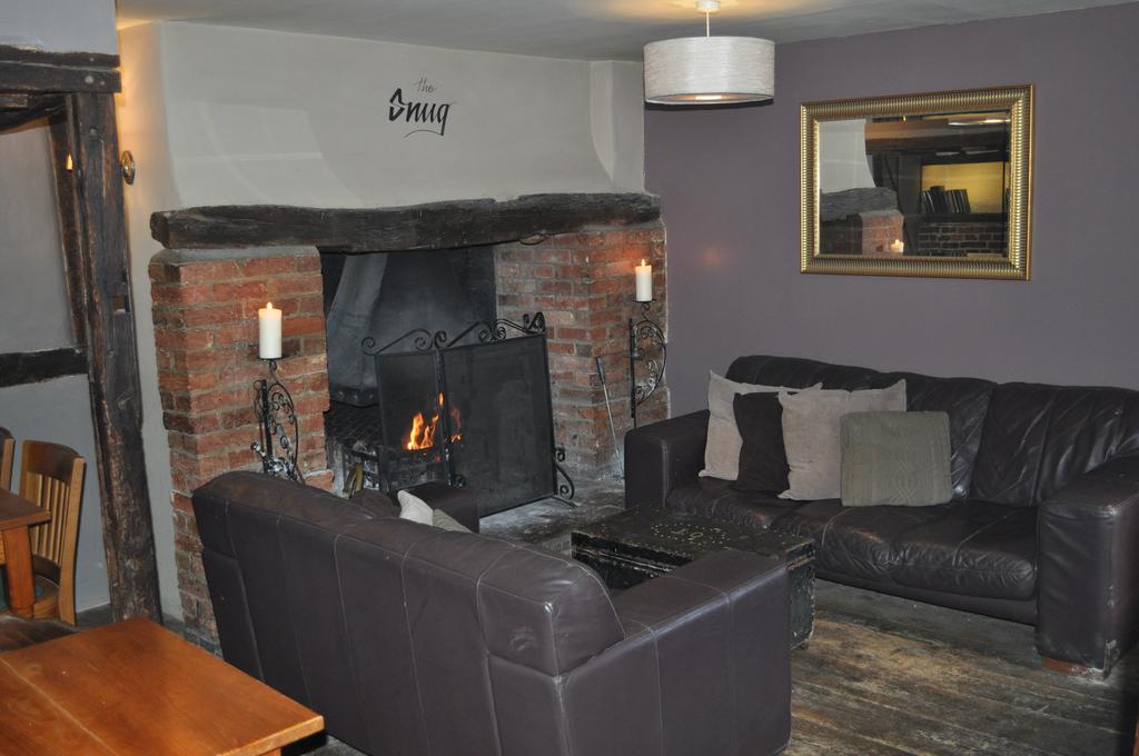 סאפרון וולדן Queens Head Inn מראה חיצוני תמונה